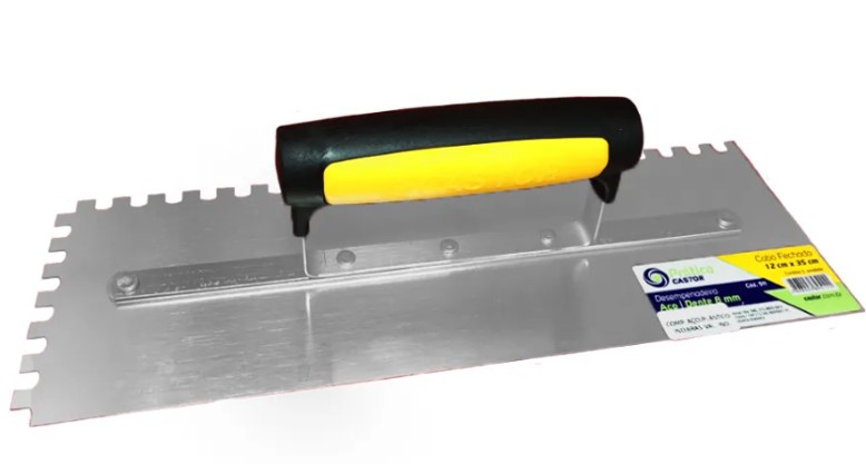 DESEMPENADEIRA ACO DENTADA 10 CM X 35 CM CABO EMBORRACHADO (511) - CASTOR